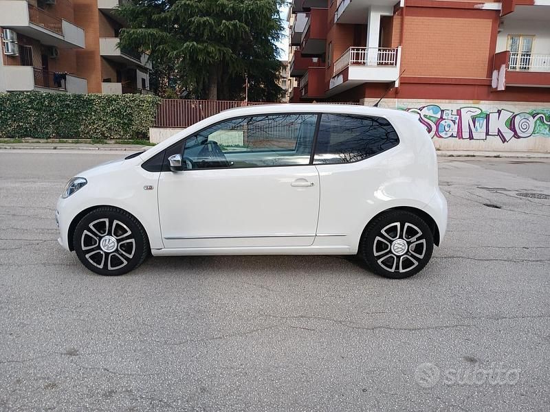 Usata VW up! 75 CV (55 kW) 2014 Bianco Utilitaria