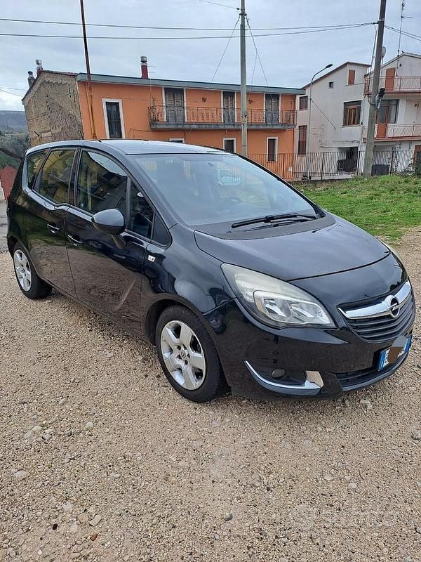 Usata Opel Meriva 120 CV (88 kW) 2015 Nero Monovolume