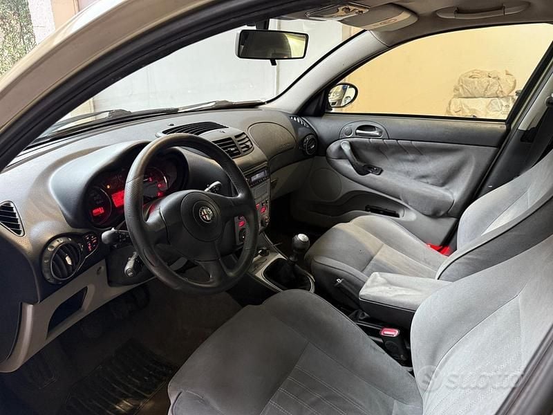 Usata Alfa Romeo 147 Exclusive 116 CV (85 kW) 2006 Verde Utilitaria