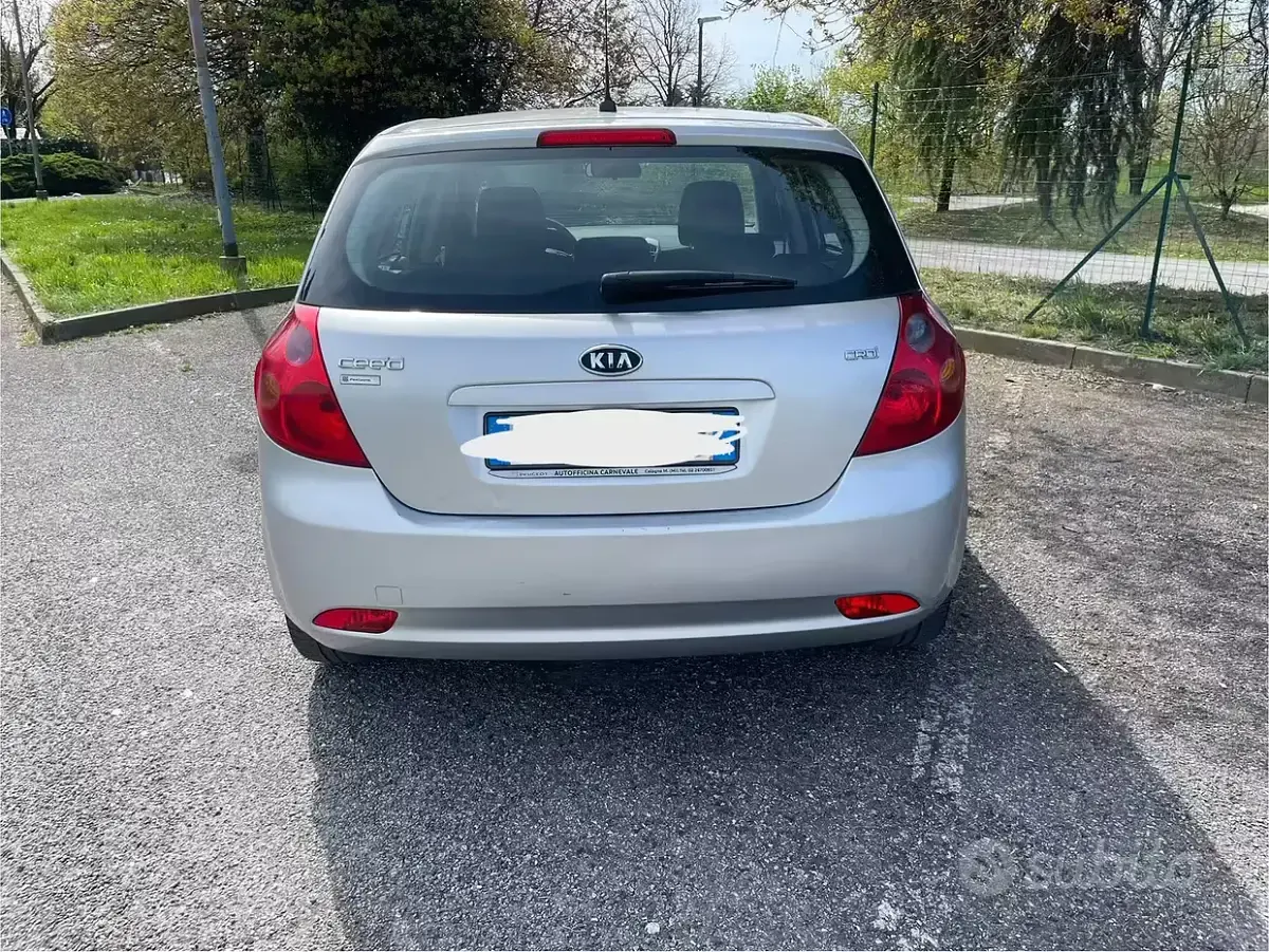 Usata Kia Ceed 115 CV (84 kW) 2007 Grigio Utilitaria