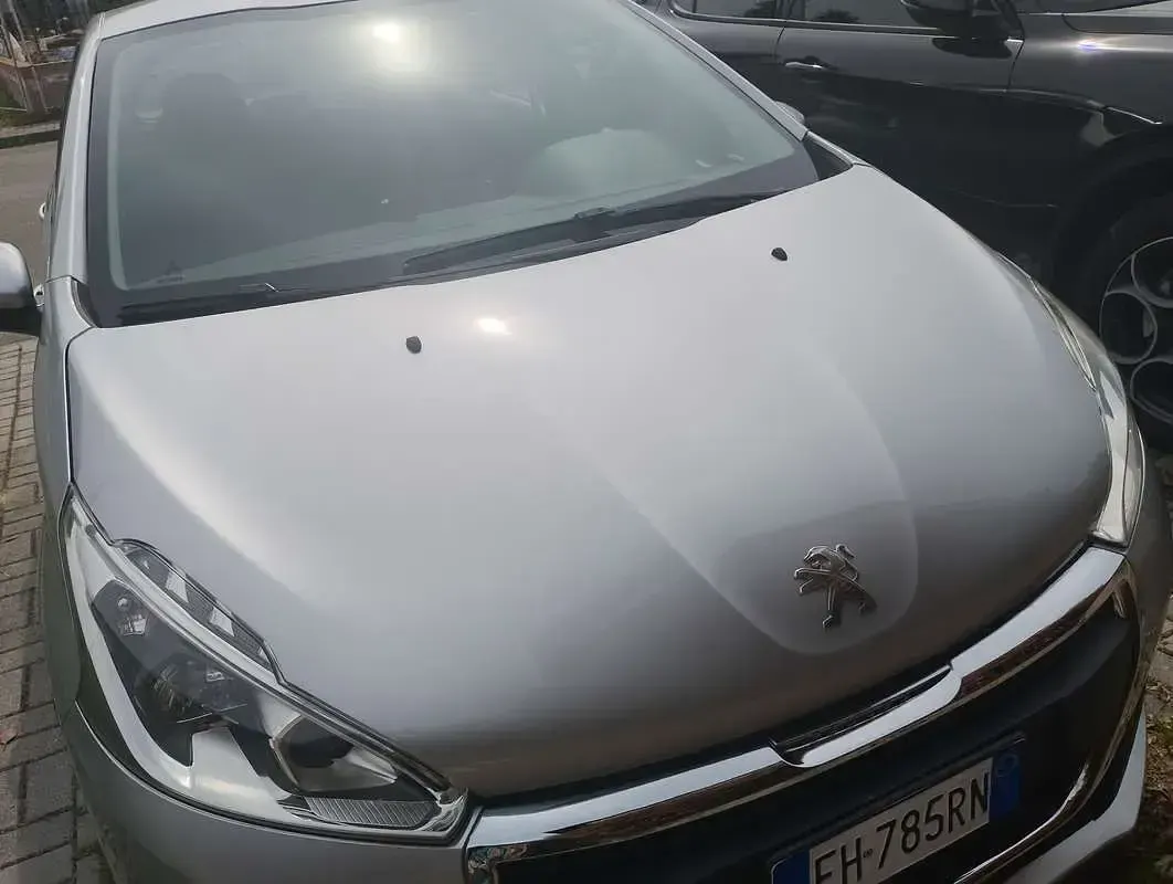 Usata Peugeot 208 Active 75 CV (55 kW) 2017 Utilitaria