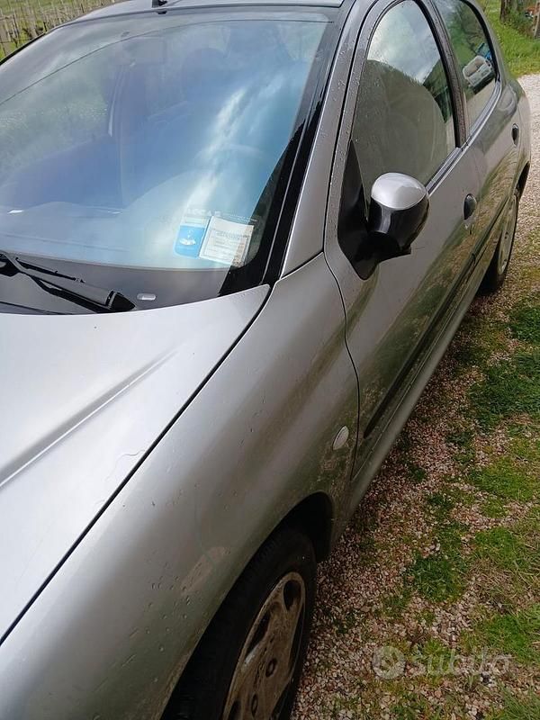 Usata Peugeot 206 2001 Grigio Berlina