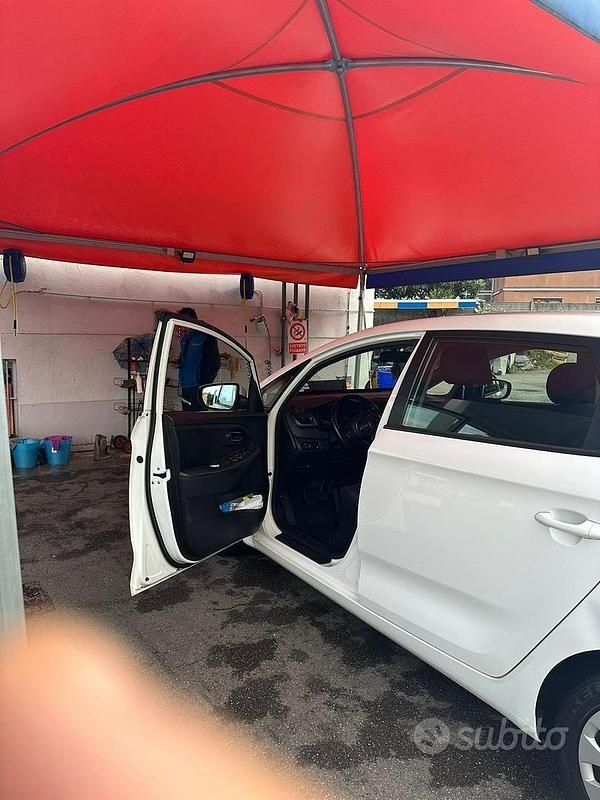 Usata Kia Carens 116 CV (85 kW) 2014 Bianco Monovolume