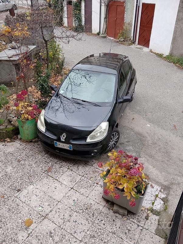Usata Renault Clio III 75 CV (55 kW) 2008 Nero Berlina