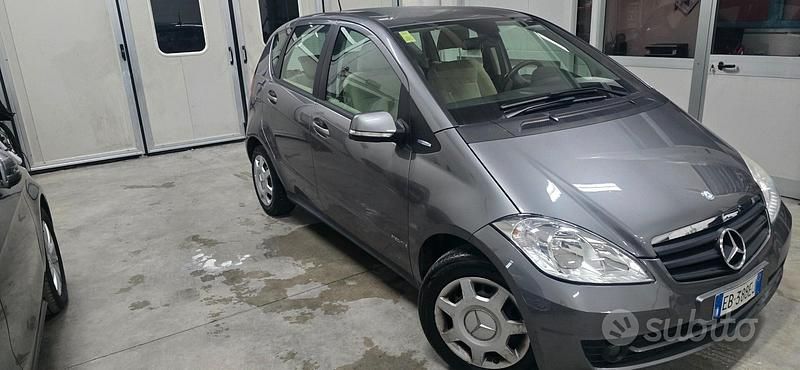 Usata Mercedes A150 Elegance 95 CV (69 kW) 2011 Grigio Berlina