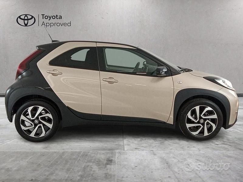 Usata Toyota Aygo X Trend 72 CV (52 kW) 2024 Giallo SUV