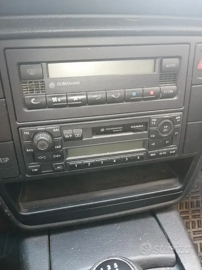 Usata VW Passat 105 CV (77 kW) 2004 Grigio Berlina