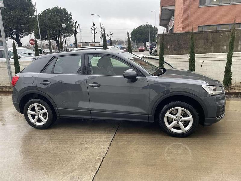 Usata Audi Q2 Business 116 CV (85 kW) 2017 Grigio SUV