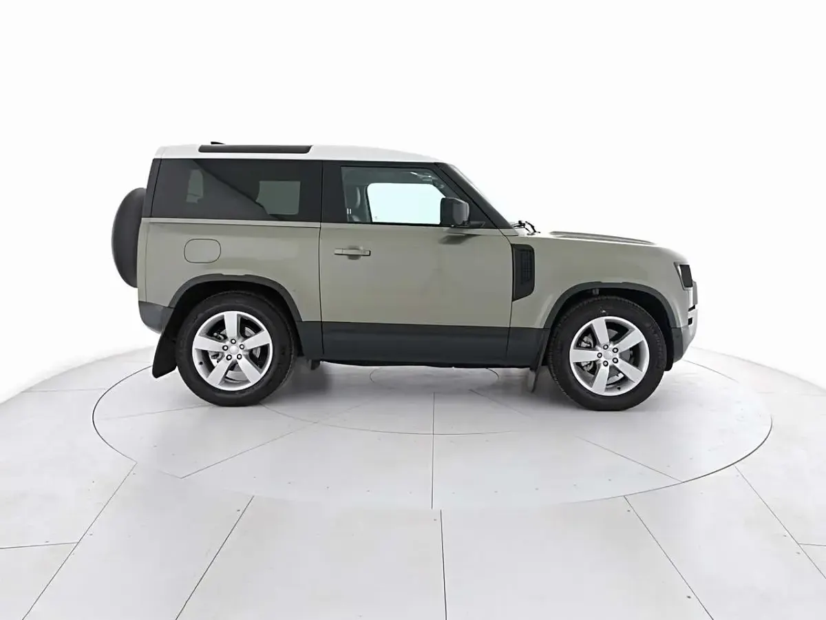 Usata Land Rover Defender 200 CV (147 kW) 2022 Grigio SUV