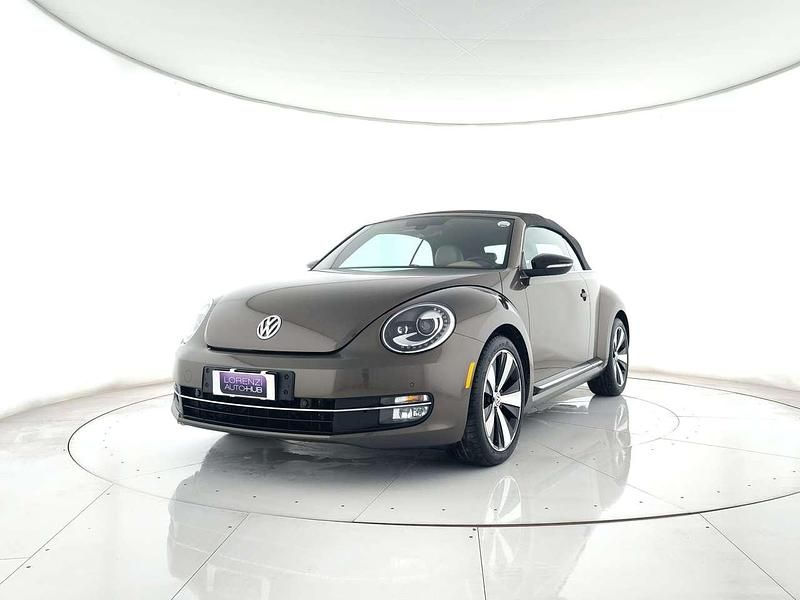 Usata VW Beetle Cabriolet Sportline 140 CV (102 kW) 2014 Marrone metallizzato Cabrio