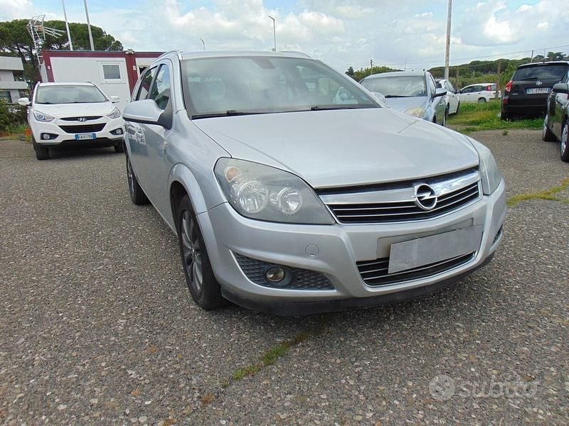 Usata Opel Astra 2010 Grigio Station wagon