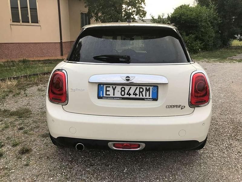 Usata Mini Cooper D Business 116 CV (85 kW) 2016 Utilitaria