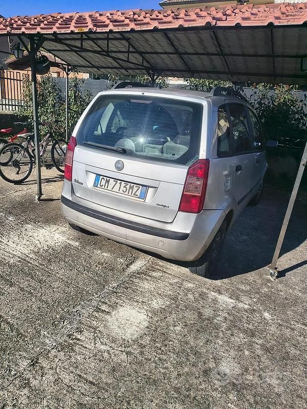 Usata Fiat Idea 70 CV (51 kW) 2005 Grigio Monovolume