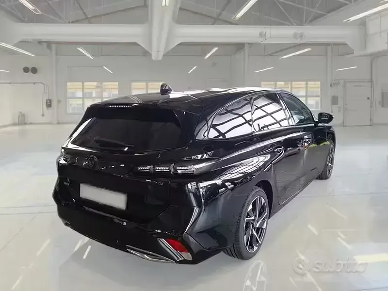 Usata Peugeot 308 SW Allure 130 CV (95 kW) 2022 Nero Station wagon