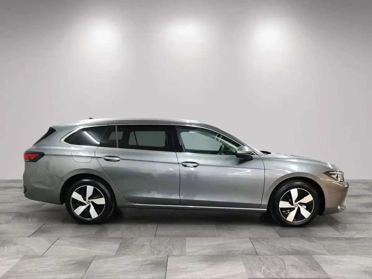 Usata VW Passat Business 150 CV (110 kW) 2025 Grigio Station wagon