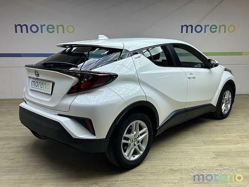 Usata Toyota C-HR Active 122 CV (89 kW) 2022 Bianco SUV