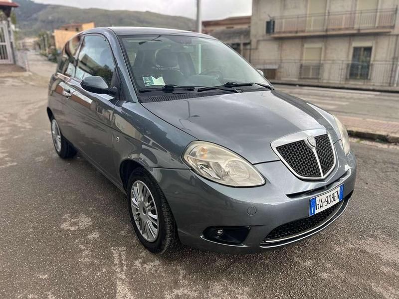Usata Lancia Ypsilon 75 CV (55 kW) 2009 Utilitaria