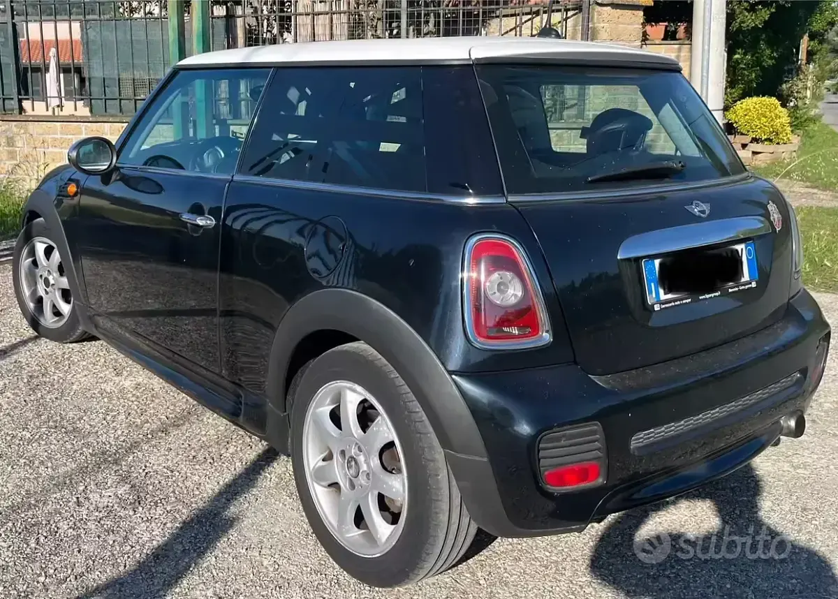 Usata Mini Cooper D 109 CV (80 kW) 2008 Nero Utilitaria
