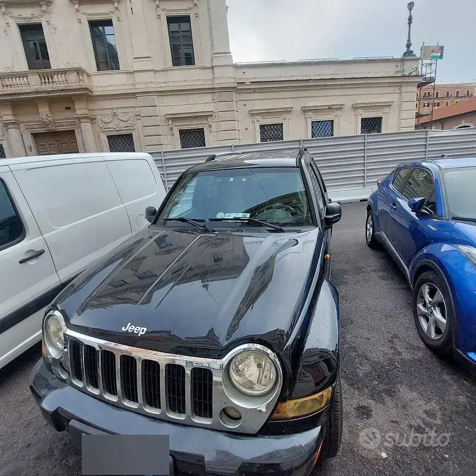 Usata Jeep Cherokee 143 CV (105 kW) 2005 Nero SUV