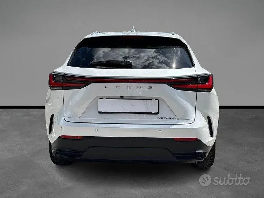 Usata Lexus NX350h 190 CV (139 kW) 2023 Bianco SUV