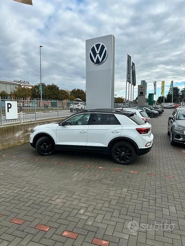 Usata VW T-Roc Sportline 150 CV (110 kW) 2024 Bianco SUV
