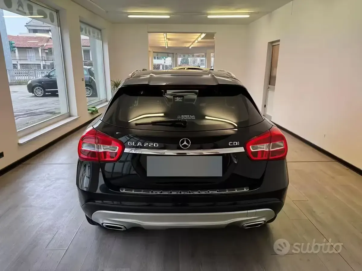 Usata Mercedes GLA220 170 CV (125 kW) 2015 Nero SUV