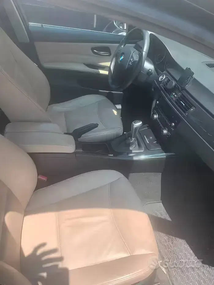 Usata BMW 318 143 CV (105 kW) 2012 Nero Station wagon