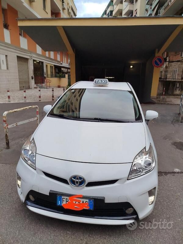 Usata Toyota Prius 99 CV (72 kW) 2015 Bianco Utilitaria