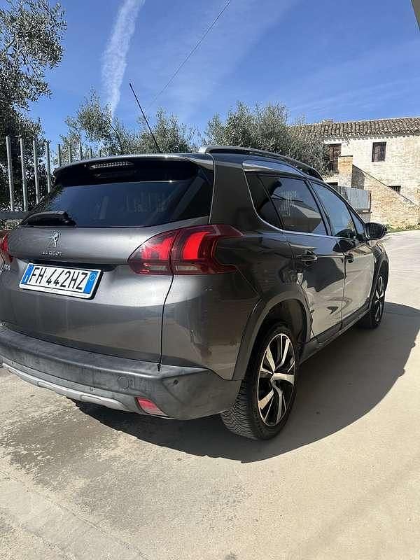 Usata Peugeot 2008 S 120 CV (88 kW) 2017 SUV