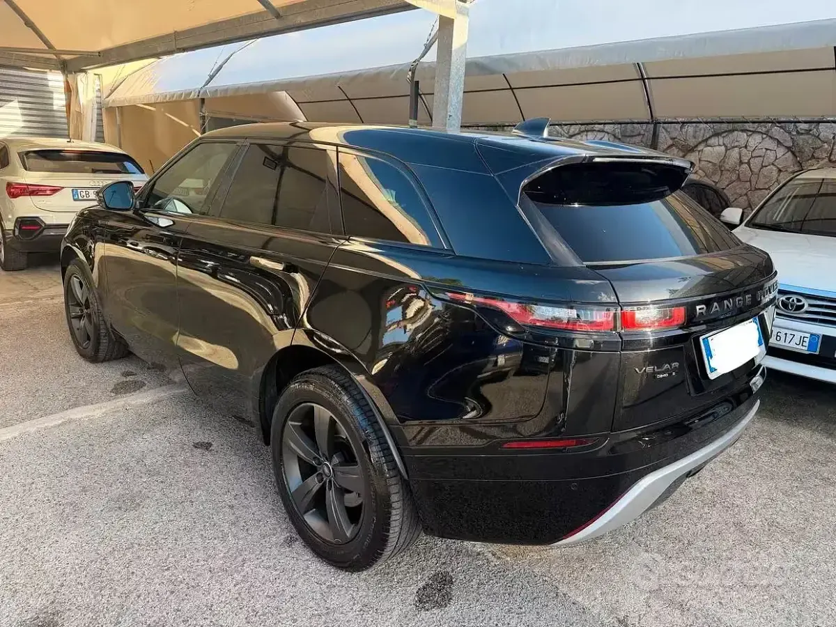 Usata Land Rover Range Rover Velar R-Dynamic 241 CV (177 kW) 2019 Nero SUV
