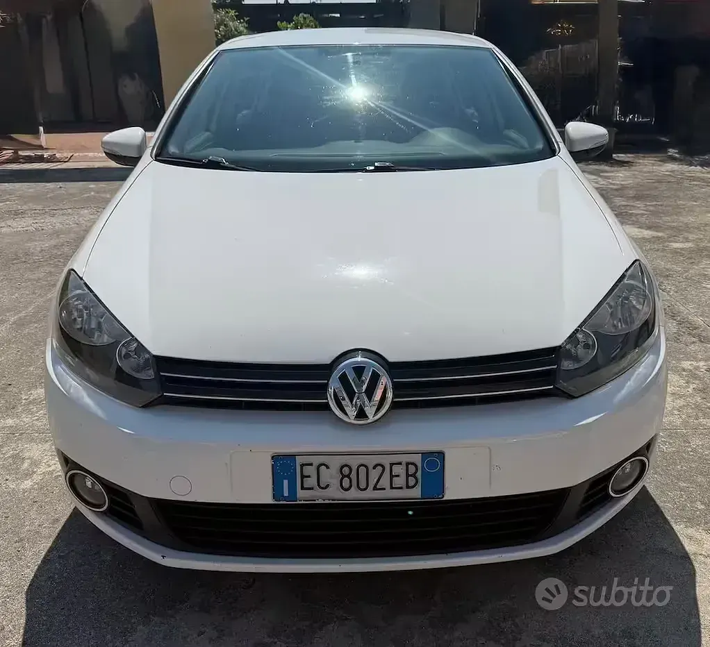 Usata VW Golf VI Trendline 102 CV (75 kW) 2010 Bianco Utilitaria