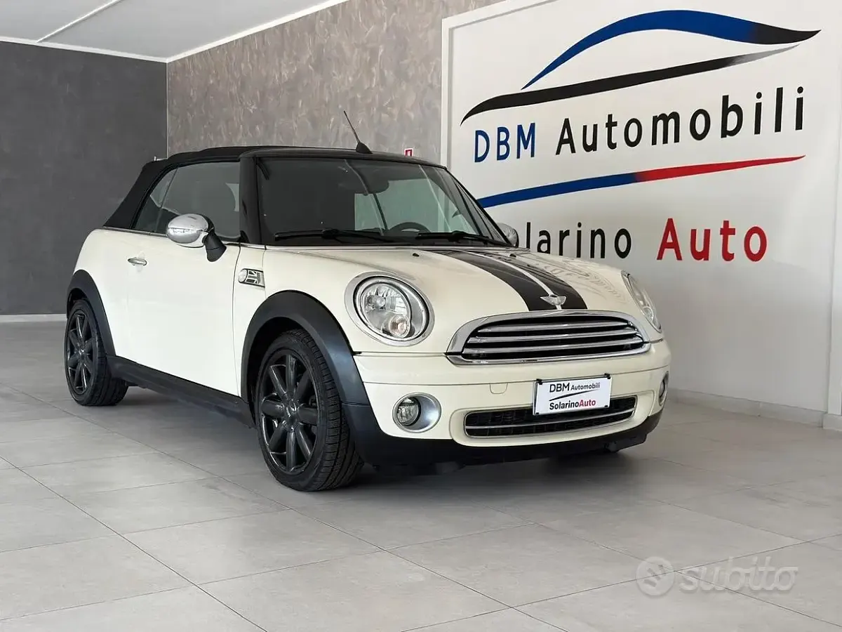 Usata Mini Cooper Cabriolet 120 CV (88 kW) 2010 Beige Cabrio
