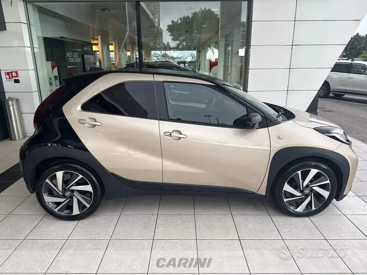 Usata Toyota Aygo X Lounge 72 CV (52 kW) 2022 Bianco SUV