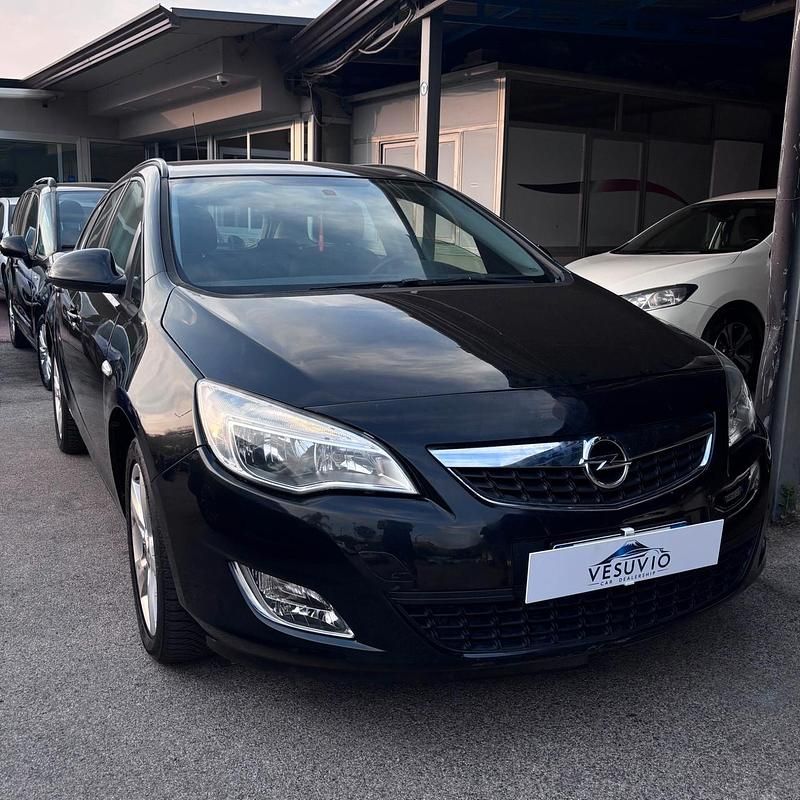Usata Opel Astra 110 CV (80 kW) 2014 Nero Station wagon
