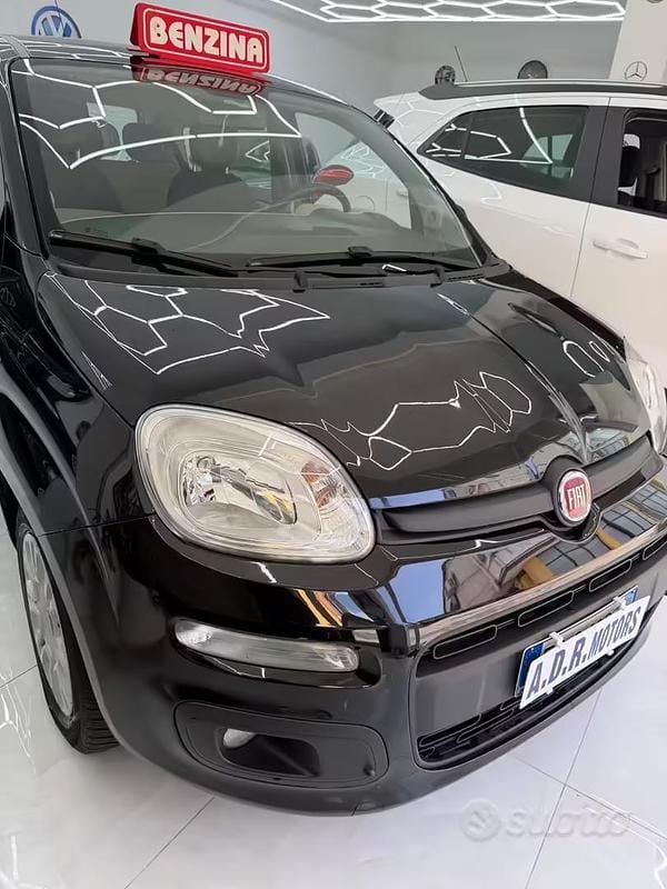 Usata Fiat Panda Lounge 69 CV (50 kW) 2016 Nero Utilitaria