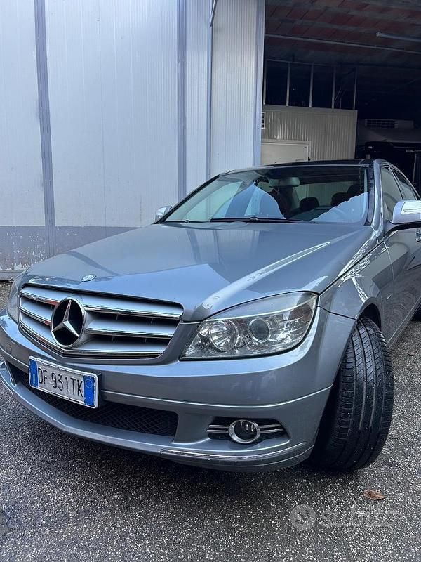 Usata Mercedes C220 Avantgarde 170 CV (125 kW) 2007 Grigio Berlina