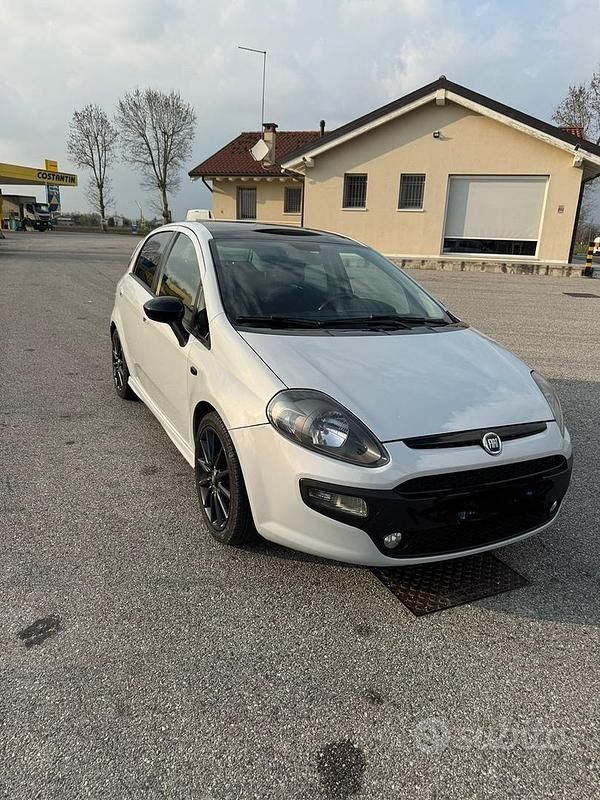 Usata Fiat Punto Evo 90 CV (66 kW) 2010 Grigio Utilitaria