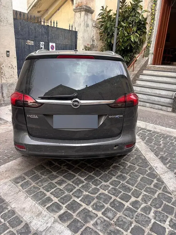 Usata Opel Zafira Tourer 150 CV (110 kW) 2012 Grigio Monovolume