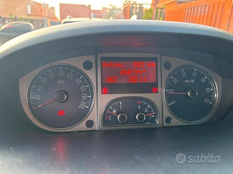 Usata Lancia Musa 90 CV (66 kW) 2008 Grigio Monovolume