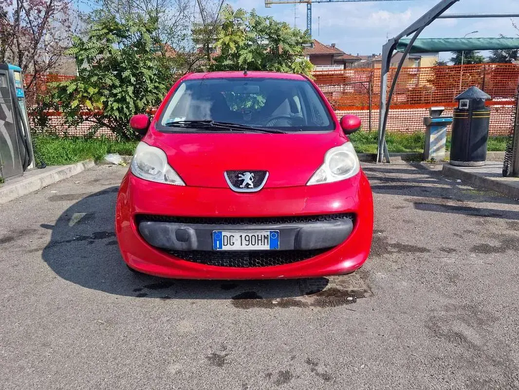 Usata Peugeot 107 68 CV (50 kW) 2007 Utilitaria