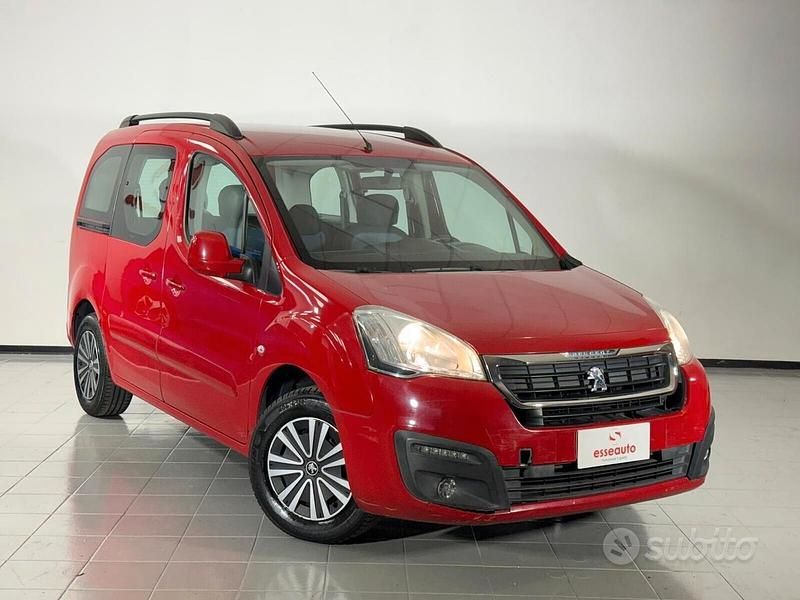 Usata Peugeot Partner Tepee Outdoor 99 CV (72 kW) 2015 Rosso Monovolume