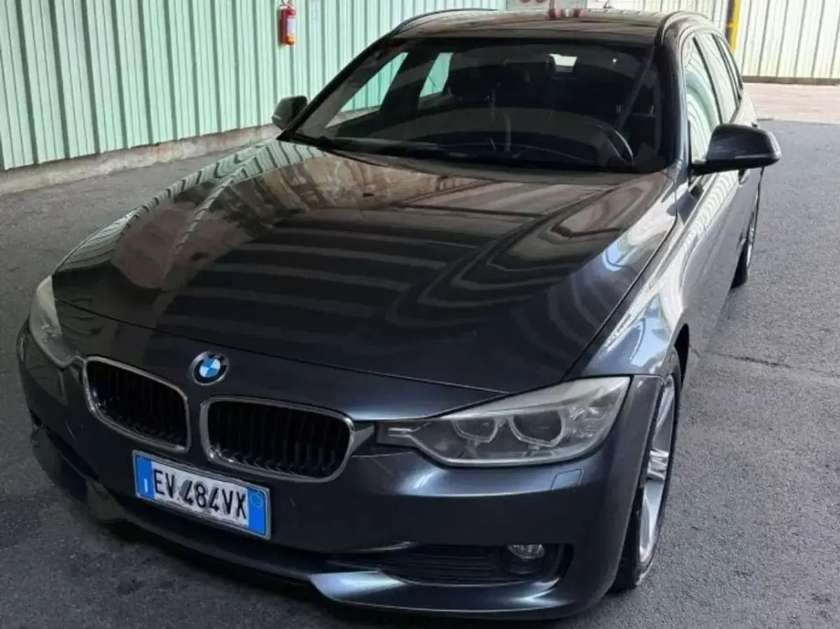 Usata BMW 318 143 CV (105 kW) 2013 Grigio Station wagon