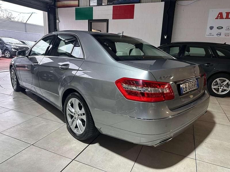 Usata Mercedes E500 Avantgarde 387 CV (284 kW) 2010 Grigio Berlina