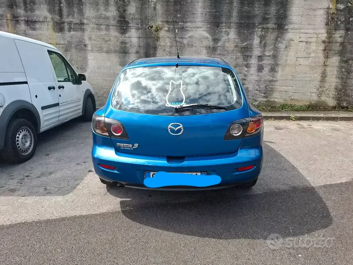 Usata Mazda 3 109 CV (80 kW) 2005 Bluazzurro Berlina