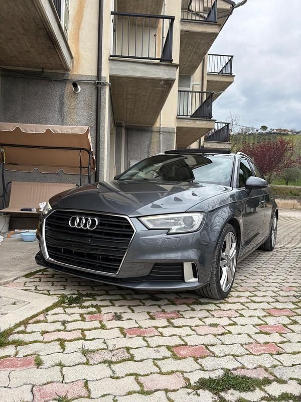 Usata Audi A3 2019 Grigio Berlina