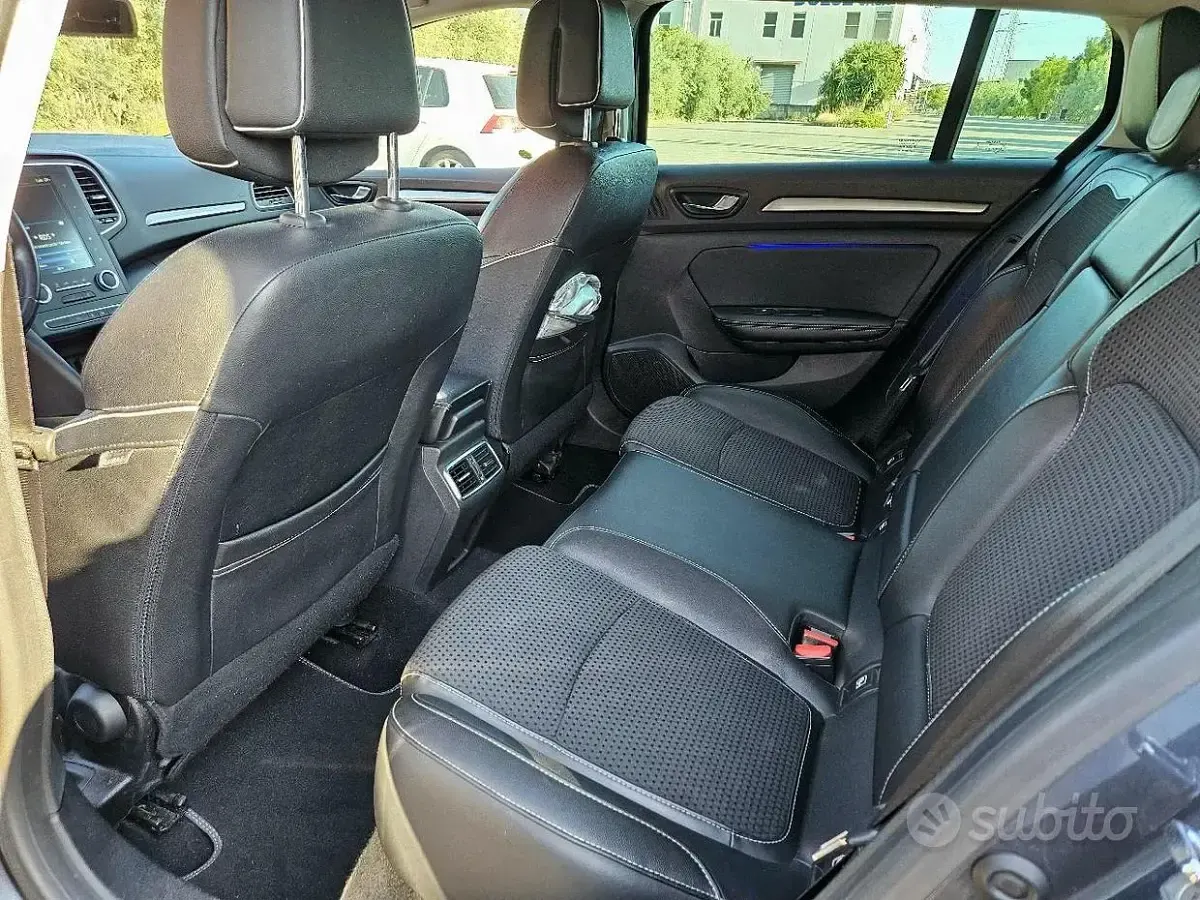 Usata Renault Mégane GrandTour Bose Edition 110 CV (80 kW) 2016 Blu Station wagon