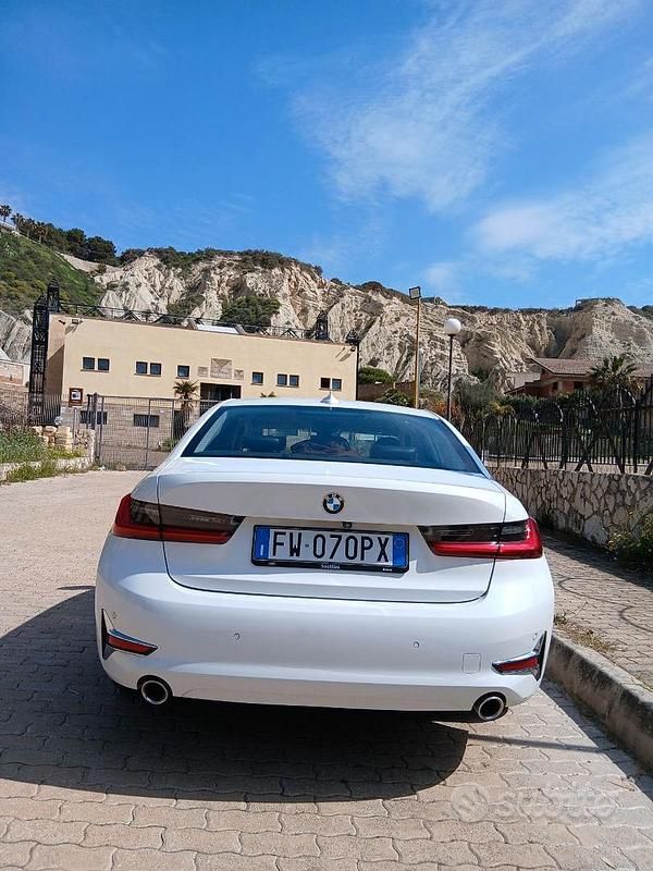 Usata BMW 320 Luxury Line 190 CV (139 kW) 2019 Bianco Berlina