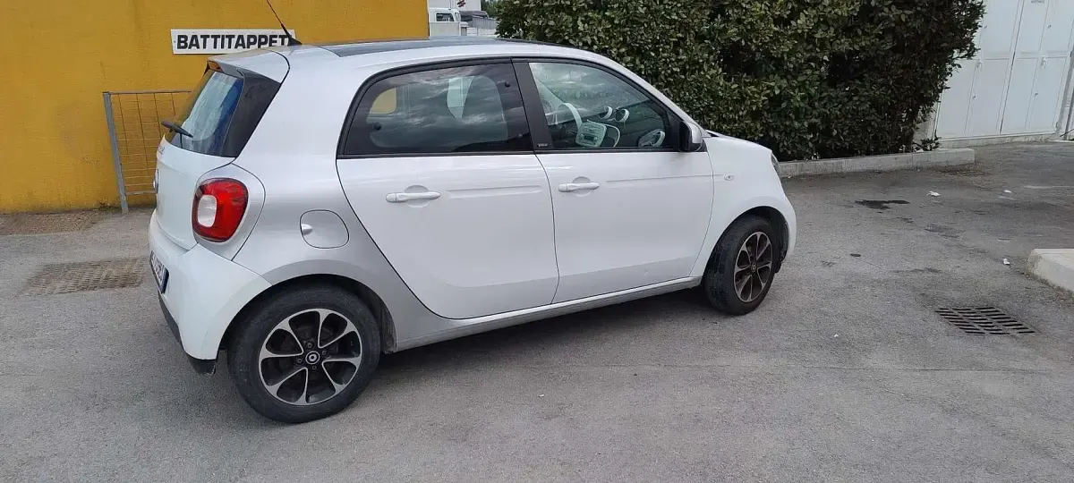 Usata Smart ForFour Passion 71 CV (52 kW) 2015 Utilitaria