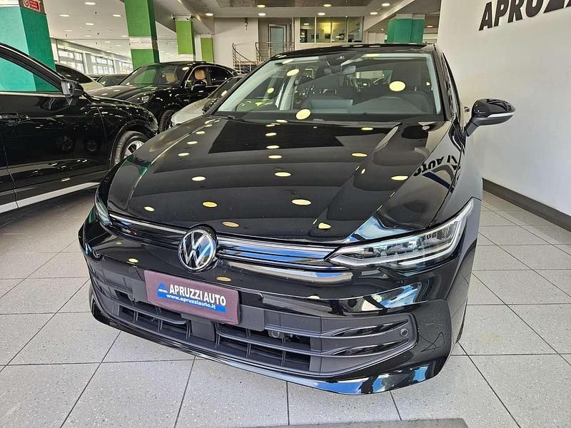 Usata VW Golf VIII Life 116 CV (85 kW) 2025 Nero Berlina
