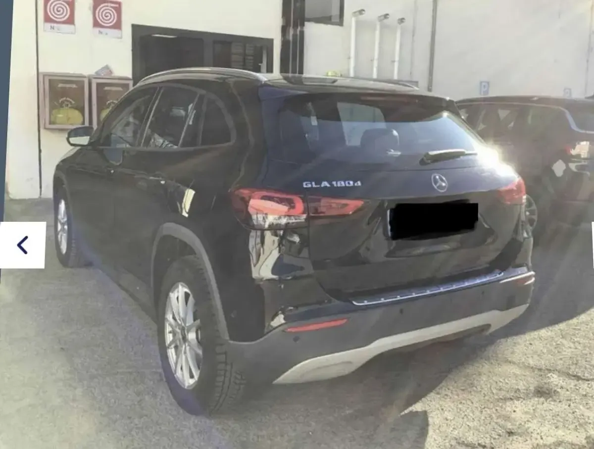 Usata Mercedes GLA180 Business 116 CV (85 kW) 2021 Nero SUV